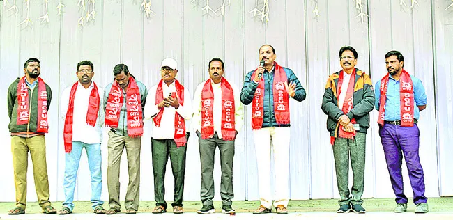 కార్మికుల సొంతింటి కల సాకారం చేస్తాం 