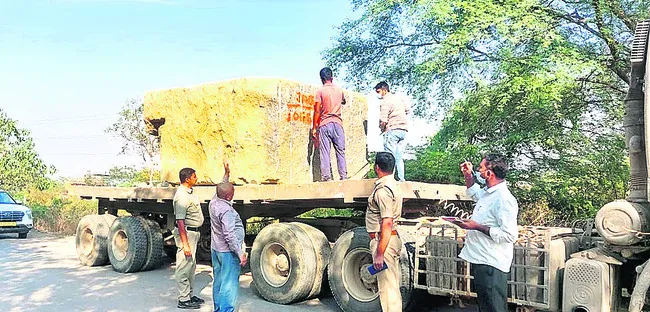 నిబంధనల ప్రకారమే గ్రానైట్‌ రవాణా చేయాలి