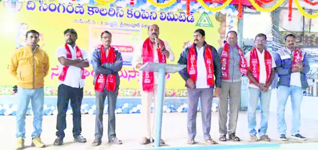 బకాయిలపై అసెంబ్లీలో చర్చించాలి