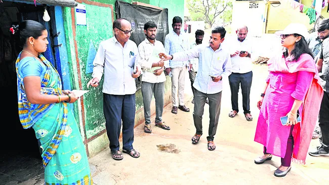 ఇందిరమ్మ ఇళ్ల సర్వే వేగవంతం 