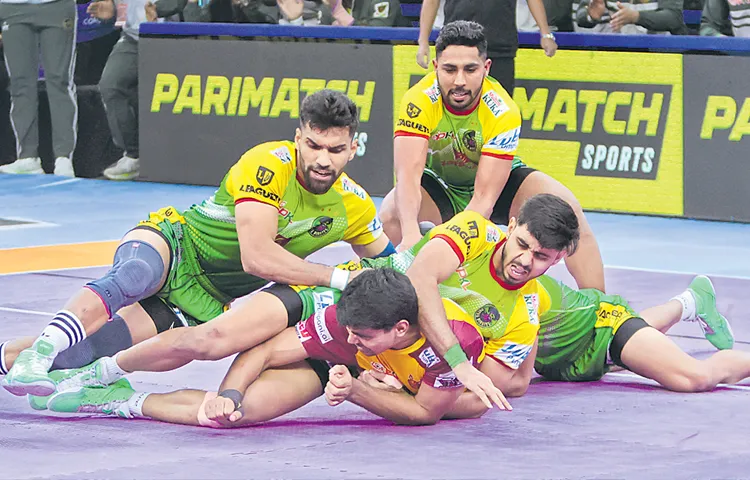 Patna Pirates and UP Yoddhas enter playoffs