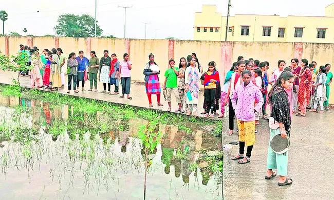 గురుకులంలో ఆకలి కేకలు 