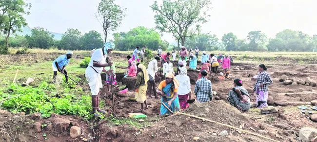 ఉపాధిలో పూడికతీతకు స్వస్తి 