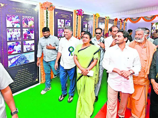 గతంలో సమయానికి ఫీజు రీయింబర్స్‌మెంట్‌ 