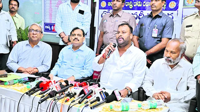 తక్కువ చార్జీలతో పార్సిల్‌ డోర్‌ డెలివరీ 