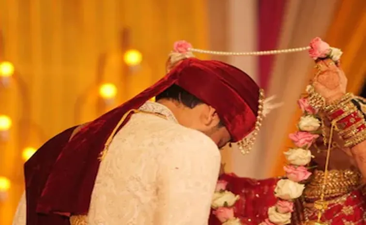 Chattsgarh Couple Ideal Marriage