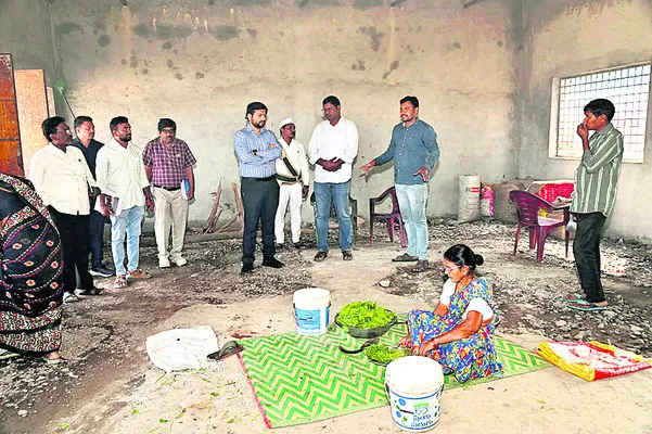 విద్యార్థుల ఆరోగ్యంపై శ్రద్ధ చూపాలి