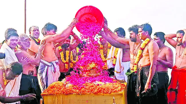 వైభవంగా అయ్యప్ప పంబారట్టు