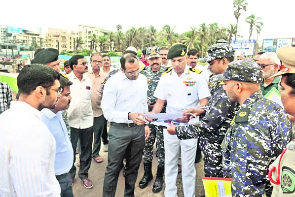 సమన్వయంతో నావికాదళ విన్యాసాలు 