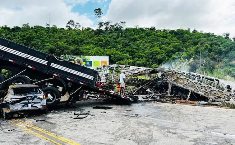 Many Dead Bus Collides With Truck In Brazil