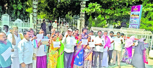 కబ్జాదారులపై కఠిన చర్యలు తీసుకోండి 