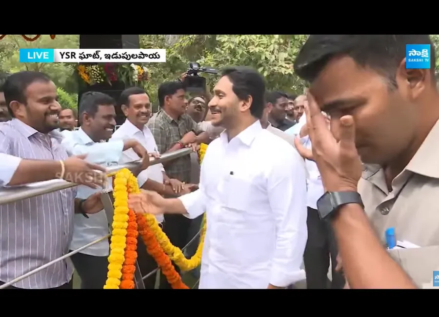 YS Jagan at YSR Ghat 