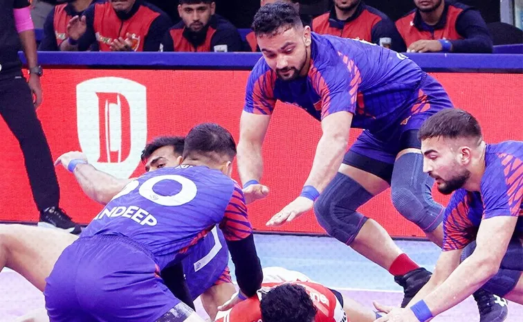 PKL 11: Dabang Delhi Beat Gujarat Giants Qualifies For Semi Final