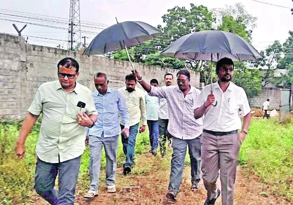 ట్రాన్స్‌కో కార్యాలయాన్ని పరిశీలించిన సీఎండీ