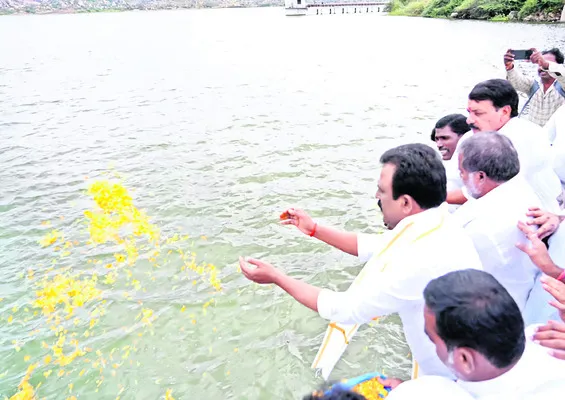 ‘అదనపు ఆయకట్టుకు సాగునీరందిస్తాం’ 