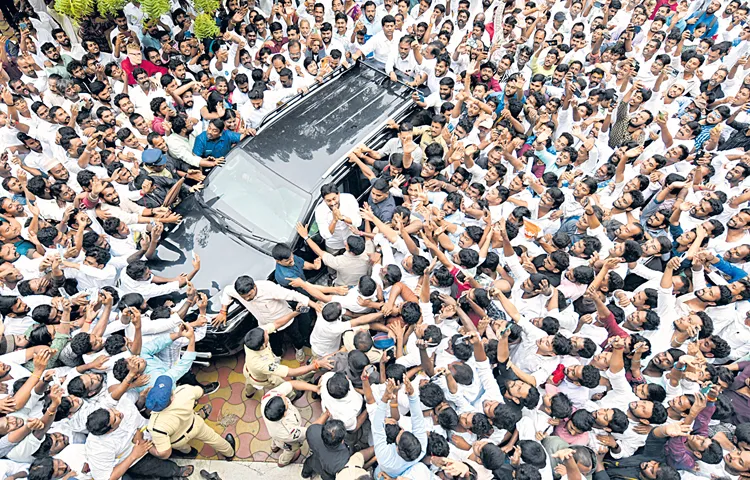 YS Jagan Mohan Reddy meets people at Pulivendula camp office