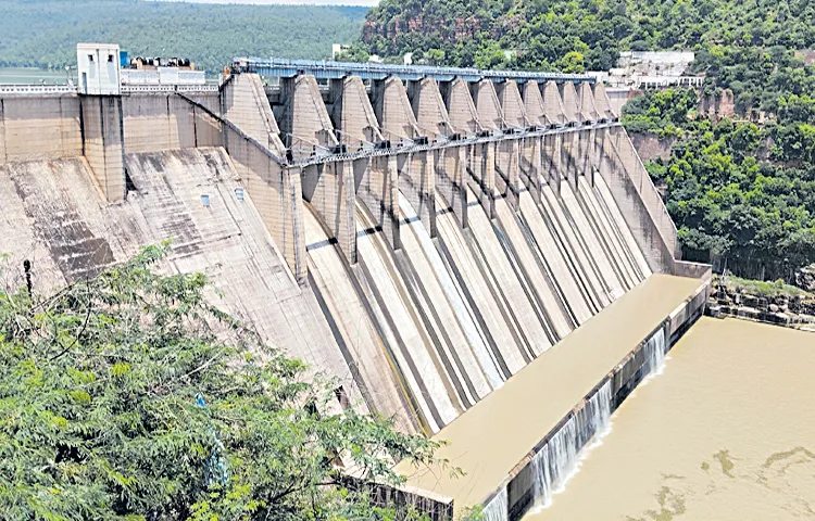 Telangana Genco generates electricity freely in Srisailam left center