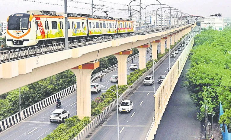 Double-decker Metro to come up in Hyderabad