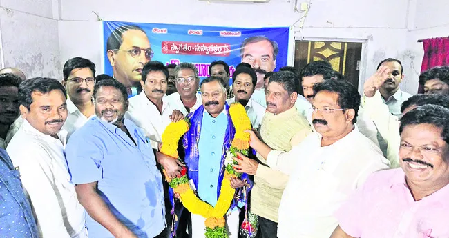 ఎస్సీలంతా ఐక్యతతో సాగాలి 