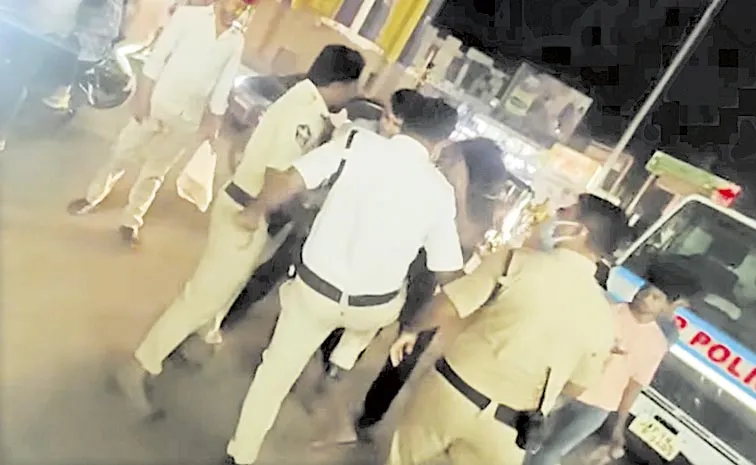 Traffic Police Brutality: Andhra pradesh