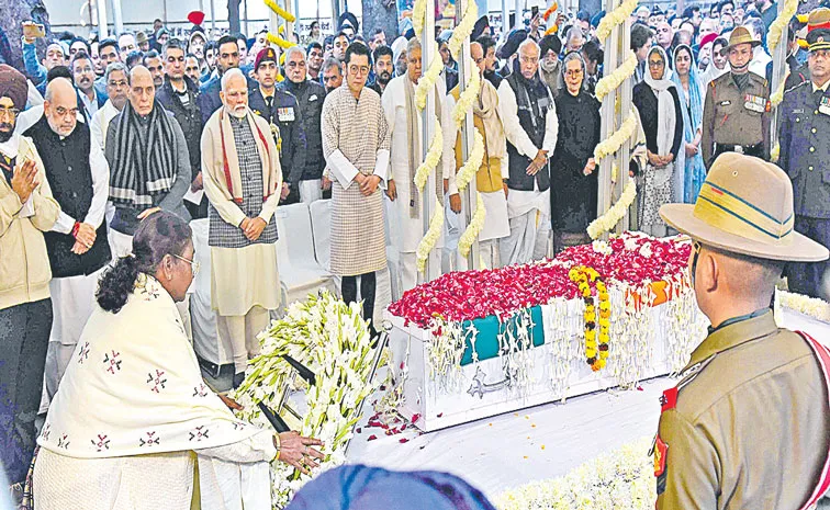 Dr Manmohan Singh Cremated At Delhi Nigambodh Ghat