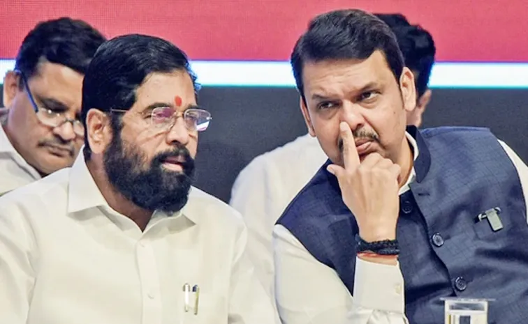 Devendra Fadnavis, Eknath Shinde meet in Mumbai