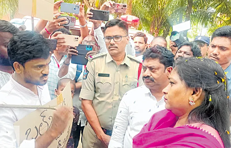 Home Minister faces protest in his own constituency