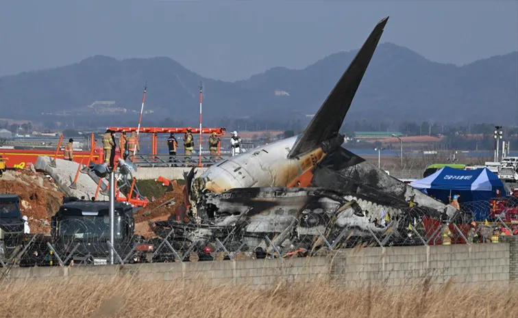 Jeju Air CEO Kim E-bae made a heartfelt statement the tragic crash Regardless of the cause take full responsibility