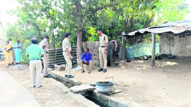 మద్యానికి డబ్బు ఇవ్వలేదని తండ్రి హత్య