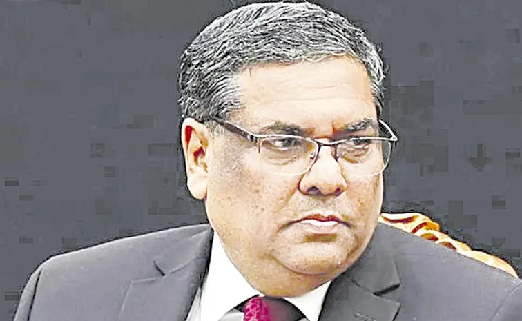 CJI recuses from hearing challenge to new CEC and EC appointment law