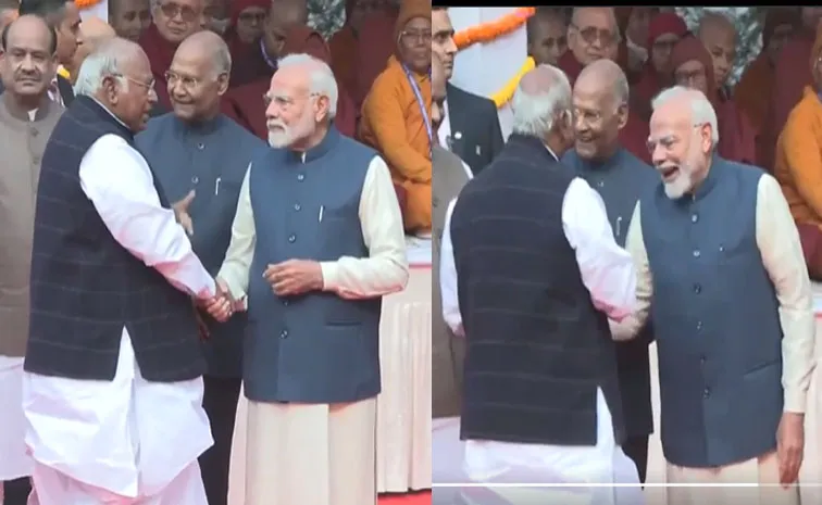 Rare Moment In Indian Politics: PM Modi Shares A Light Moment With Mallikarjun Kharge