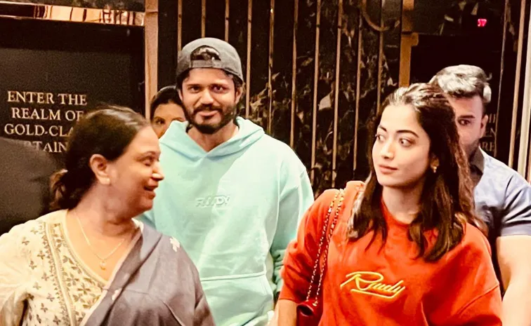 Rashmika Watches Pushpa 2 With Vijay Devarakonda Family