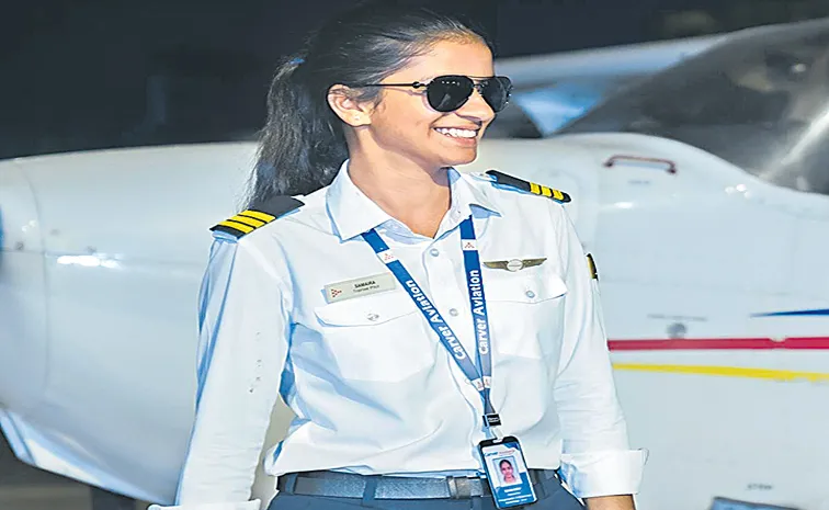 India youngest commercial pilot Samaira Hullur at 18