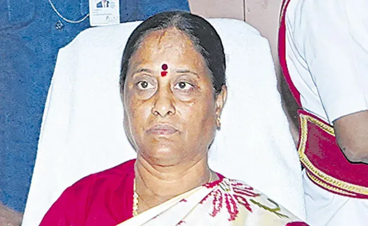 Telangana Minister Konda Surekha In Another Controversy