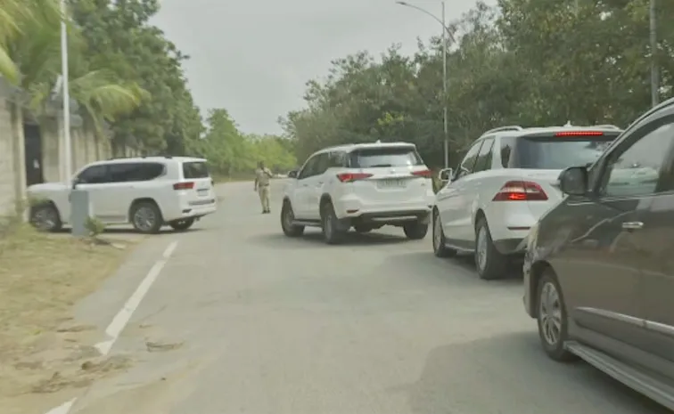 KCR Along With Party Leaders BRSLP Meeting At Erravalli Farmhouse