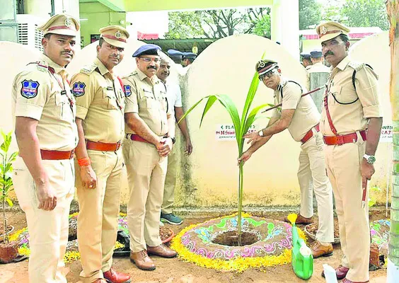 శాంతి భద్రతలకు భంగం కలిగించొద్దు