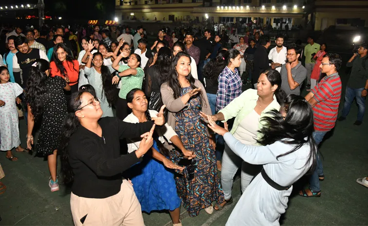 People New Year 2025 Celebrations Across India