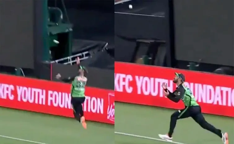 Best Catch In History, Glenn Maxwell Takes A Screamer Vs Brisbane Heat In BBL