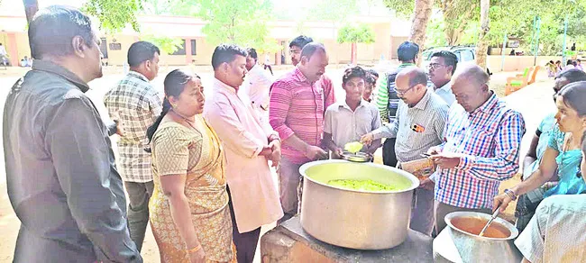 ‘పది’ విద్యార్థులపై ప్రత్యేక దృష్టి 