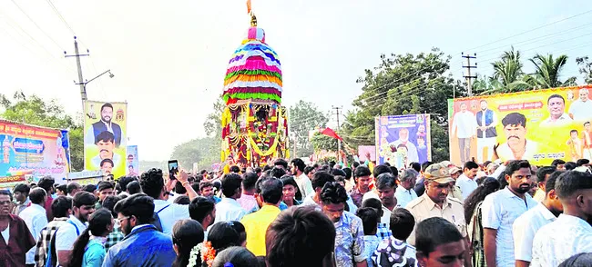 నేత్రపర్వంగా మహాదేవ తాత రథోత్సవం 