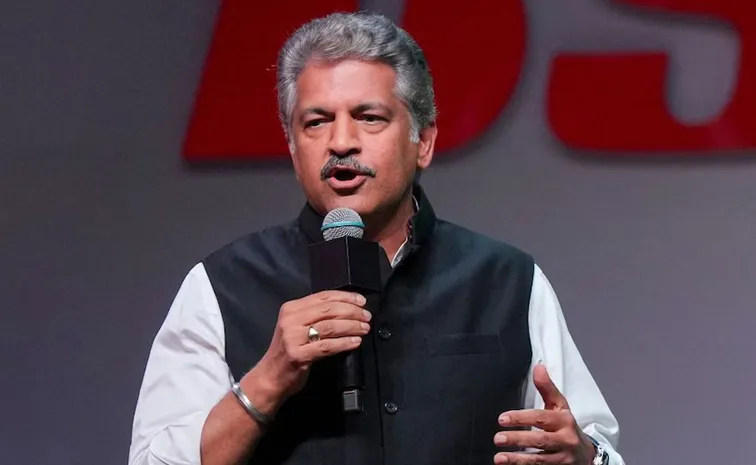 You Can Change The World in 10 Hours Says Anand Mahindra