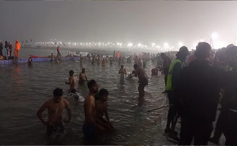 prayagraj maha kumbh 2025 Holy bath begins