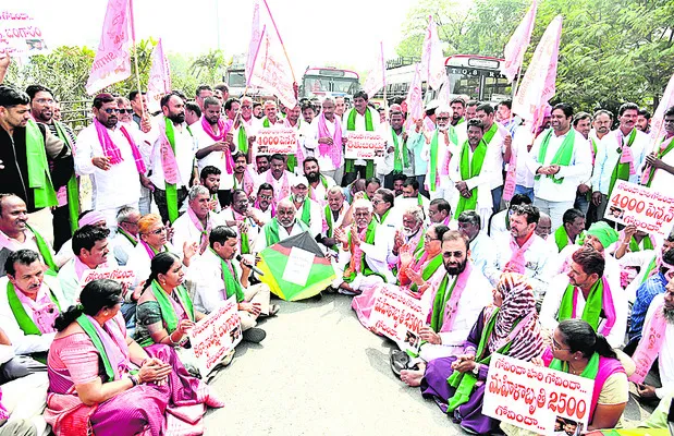 తెగిన గాలిపటంలా రైతుల జీవితాలు