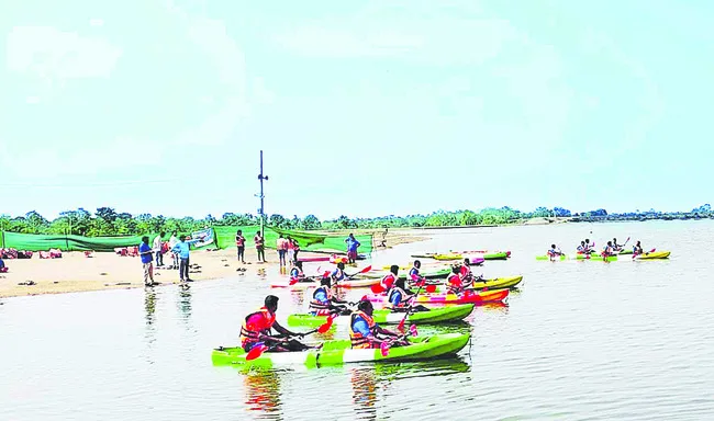 సంక్రాంతికి కాయాకింగ్‌