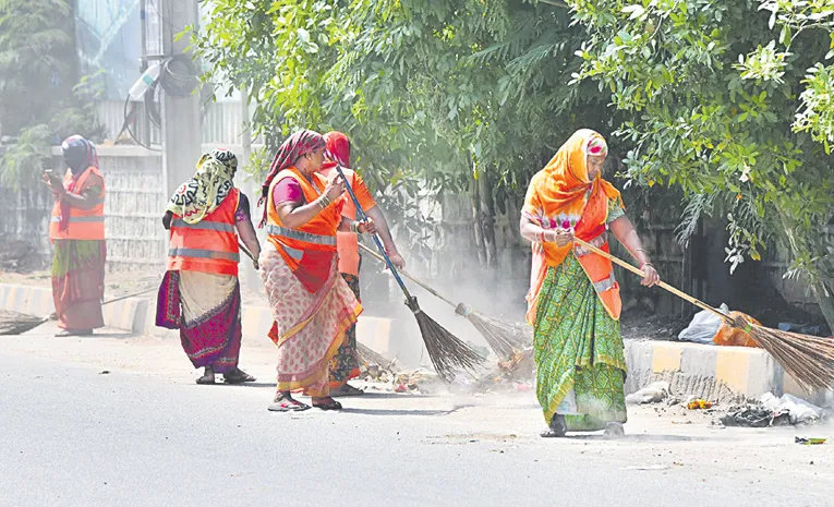 Sanitation workers agony on GHMC officials