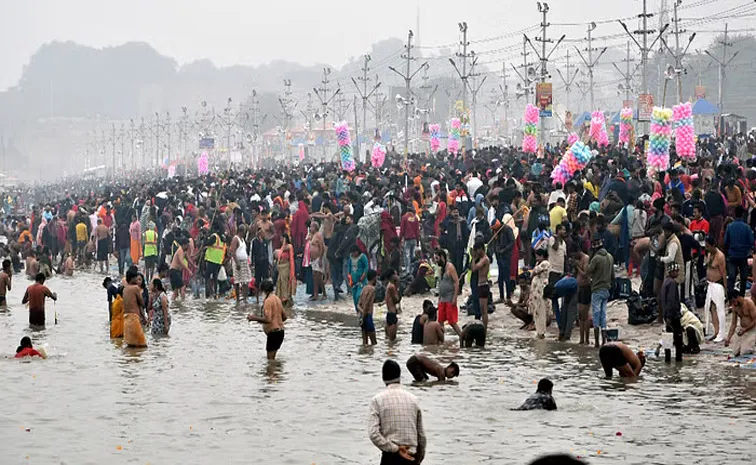 Mahakumbh 2025 Every Devotee Spent 45 Minutes at Ghats of Sangam on an Average