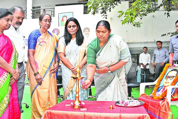 విద్యకు మొదటి ప్రాధాన్యం