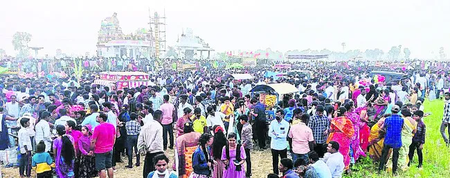 ● కోలాహలంగా హలాహలేశ్వరుని యాత్ర 