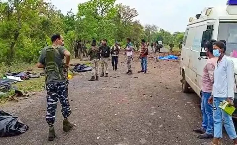 Police Forces Encounter With chhattisgarh maoists