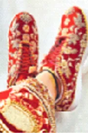  latest fashion Saree Sneakers Kicking up 